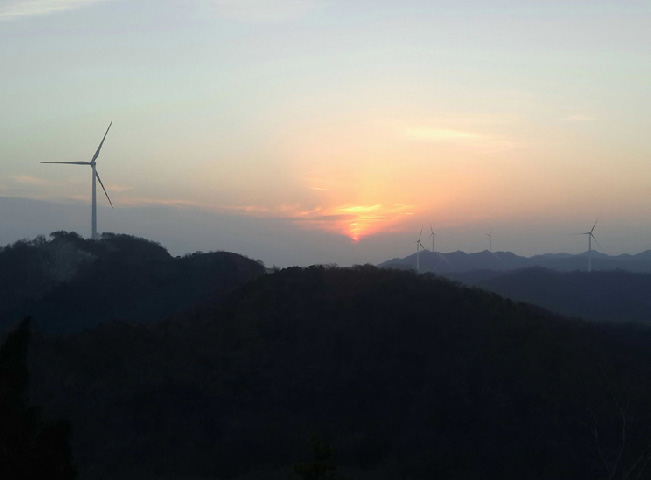 12. 湖北棗陽(yáng)市耿集鎮(zhèn)白鶴風(fēng)電場(chǎng).jpg