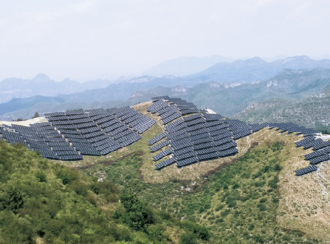 長治黎城155MW光伏發(fā)電技術(shù)領(lǐng)跑基地項目.jpg